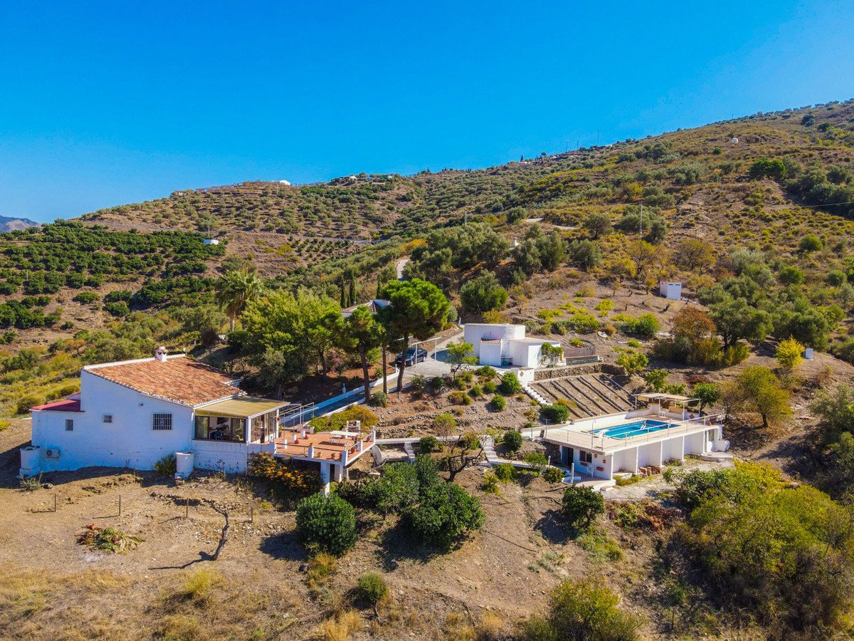 2 Bed Detached Villa in Cómpeta