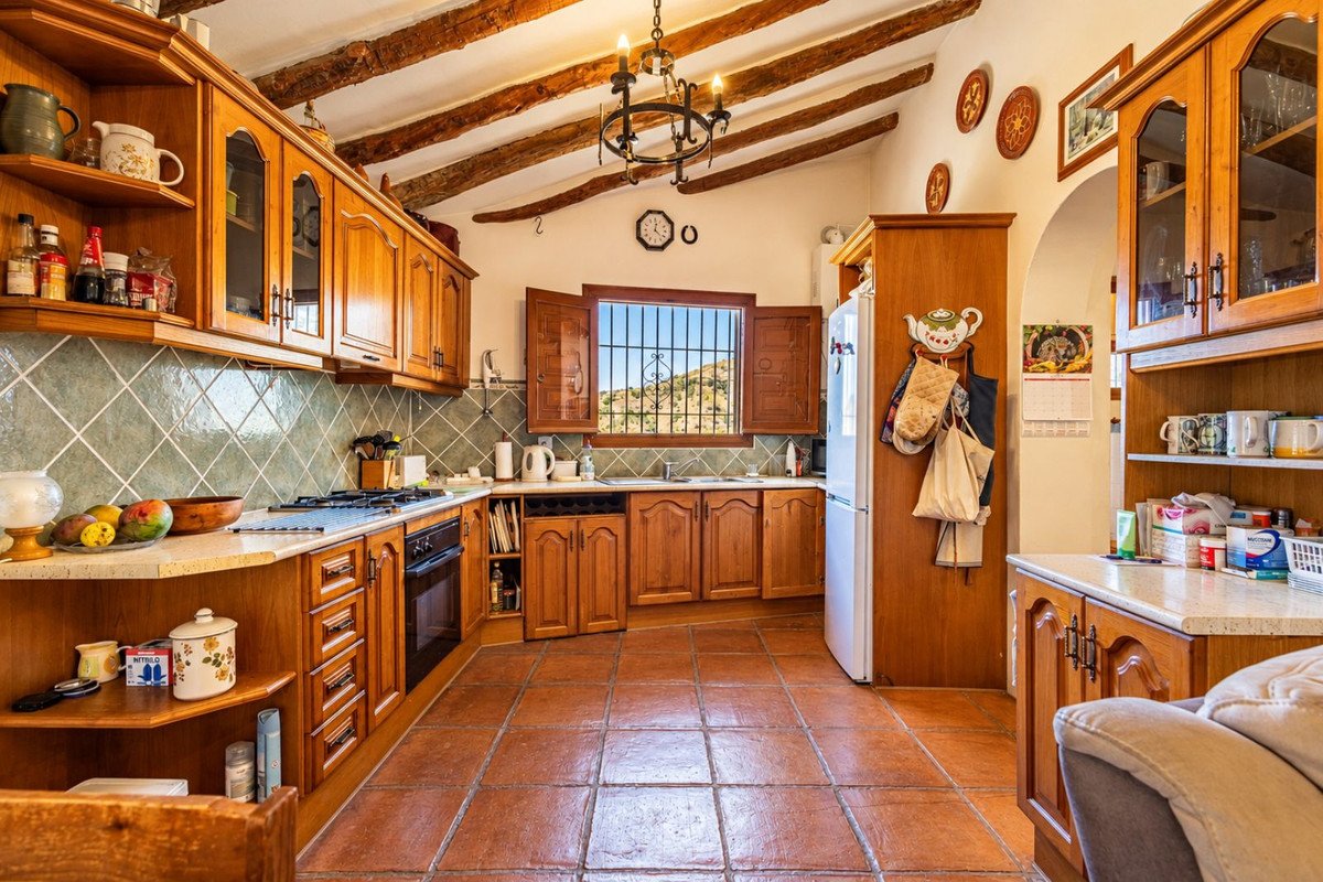 2 Bed Detached Villa in Cómpeta