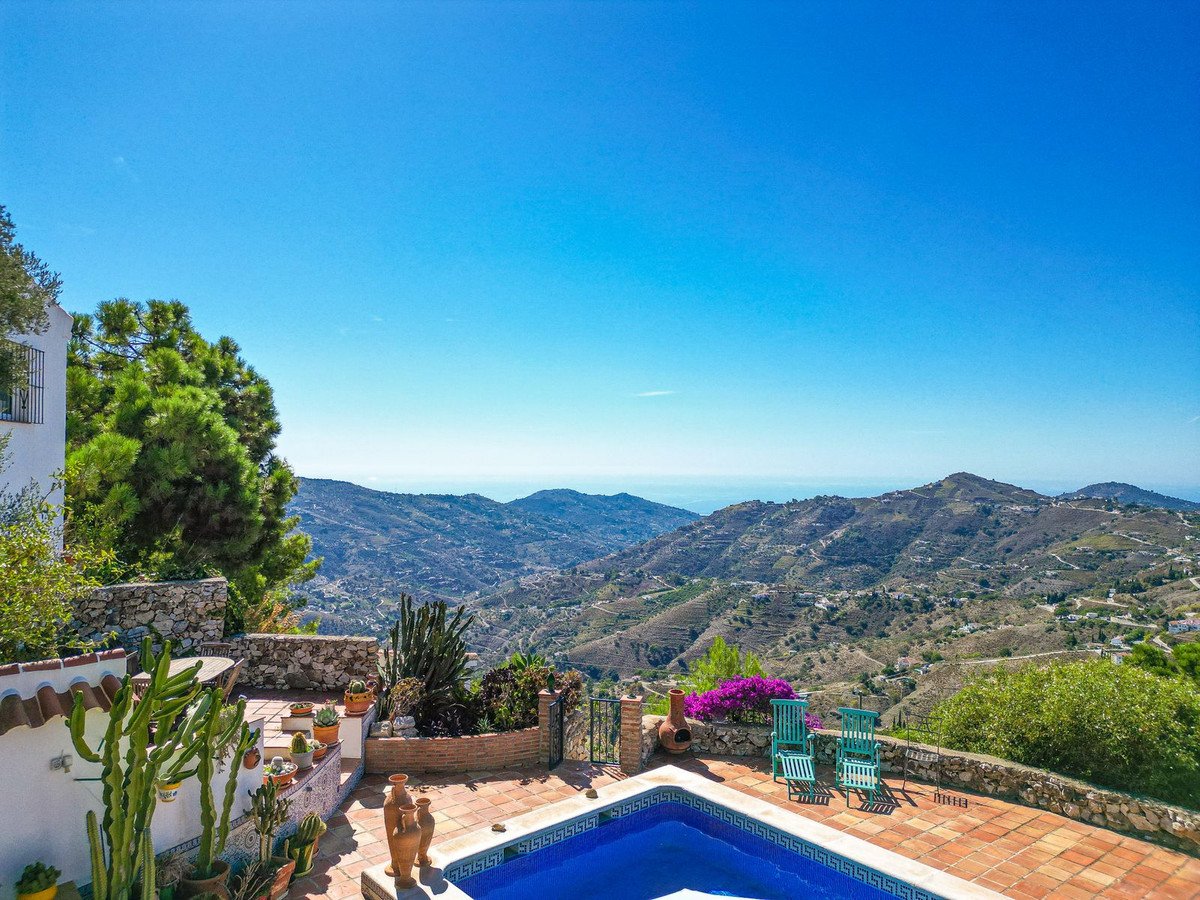 3 Bed Detached Villa in Cómpeta