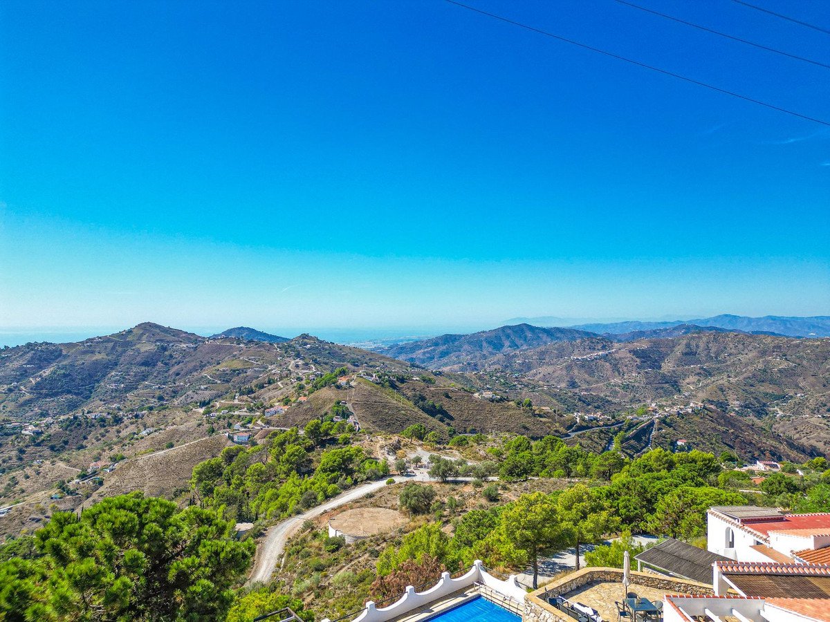 3 Bed Detached Villa in Cómpeta