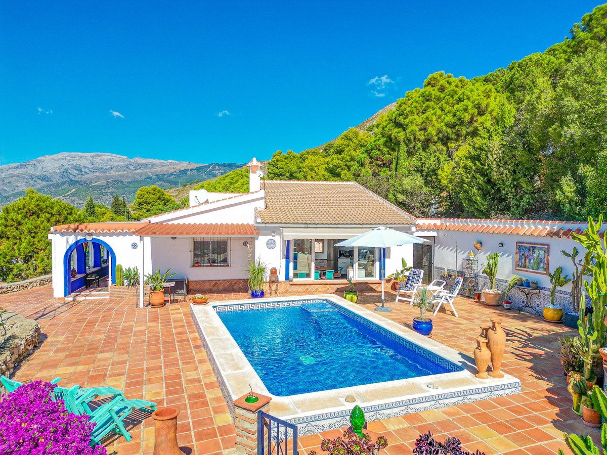 3 Bed Detached Villa in Cómpeta