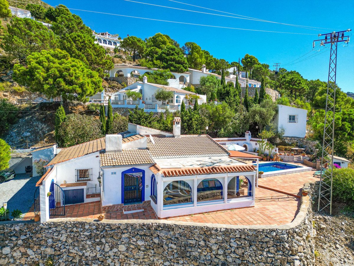 3 Bed Detached Villa in Cómpeta