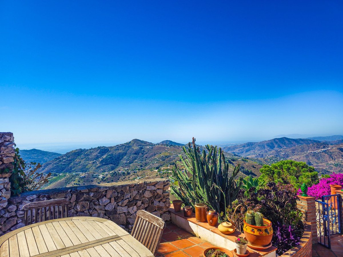 3 Bed Detached Villa in Cómpeta