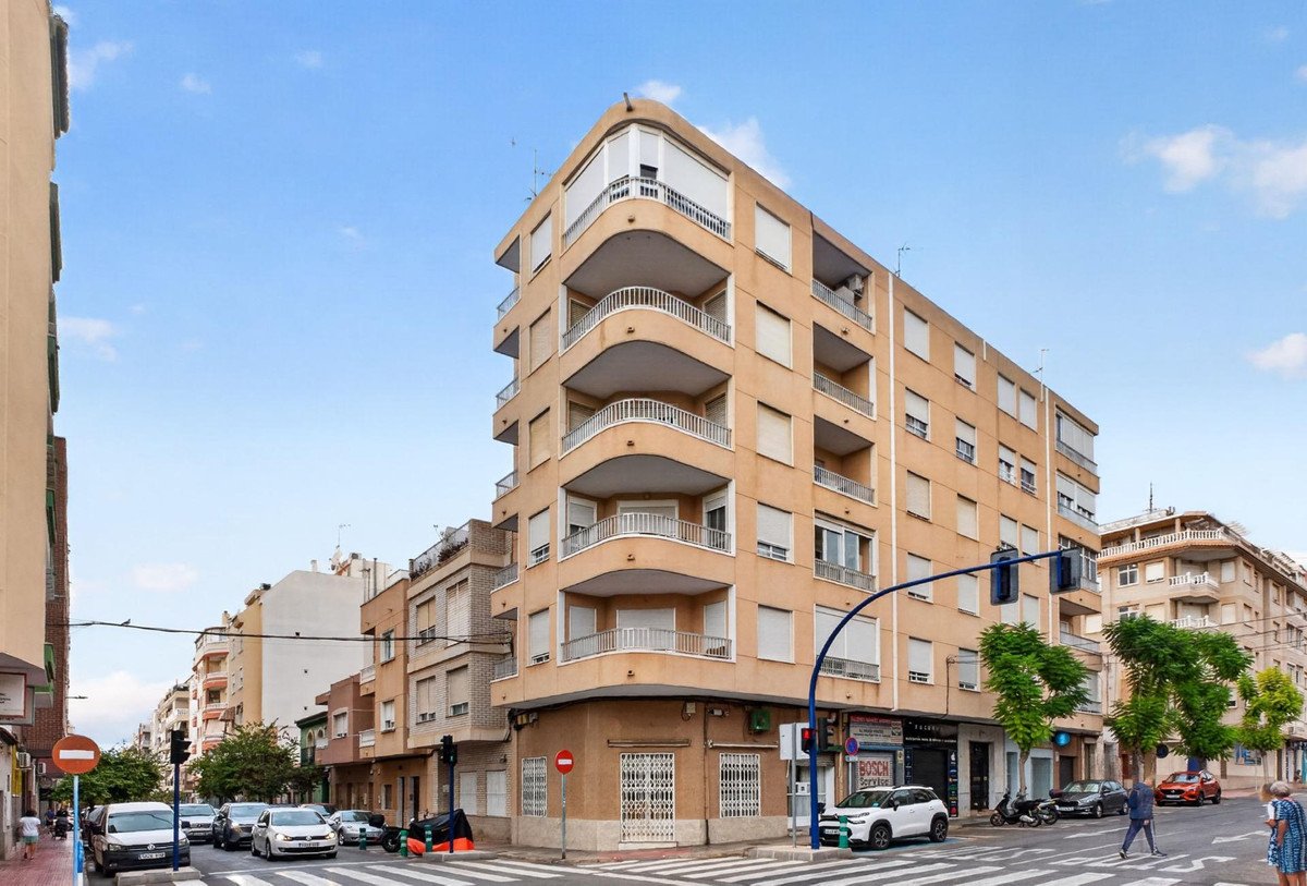 3 Bed Ground Floor Apartment in Torrevieja