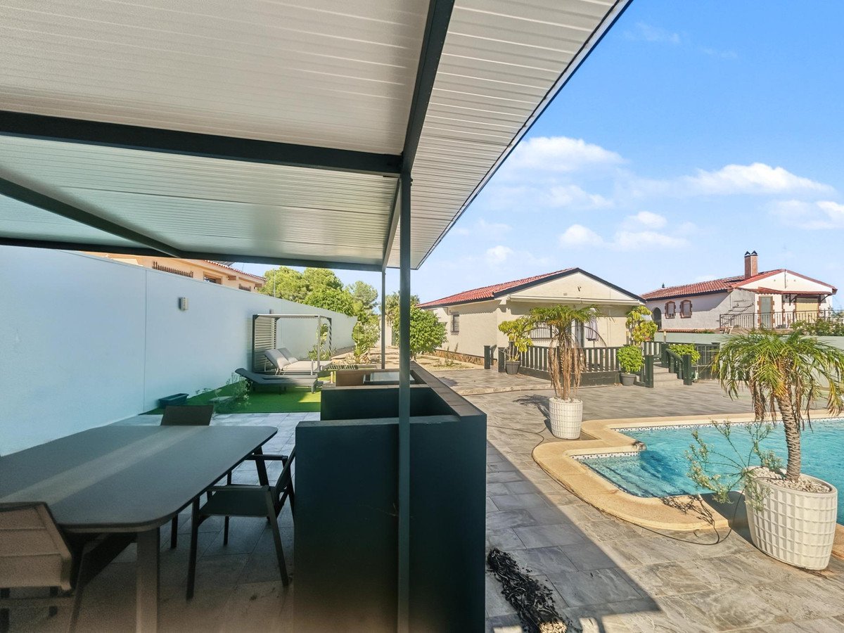2 Bed Detached Villa in Pinar de Campoverde