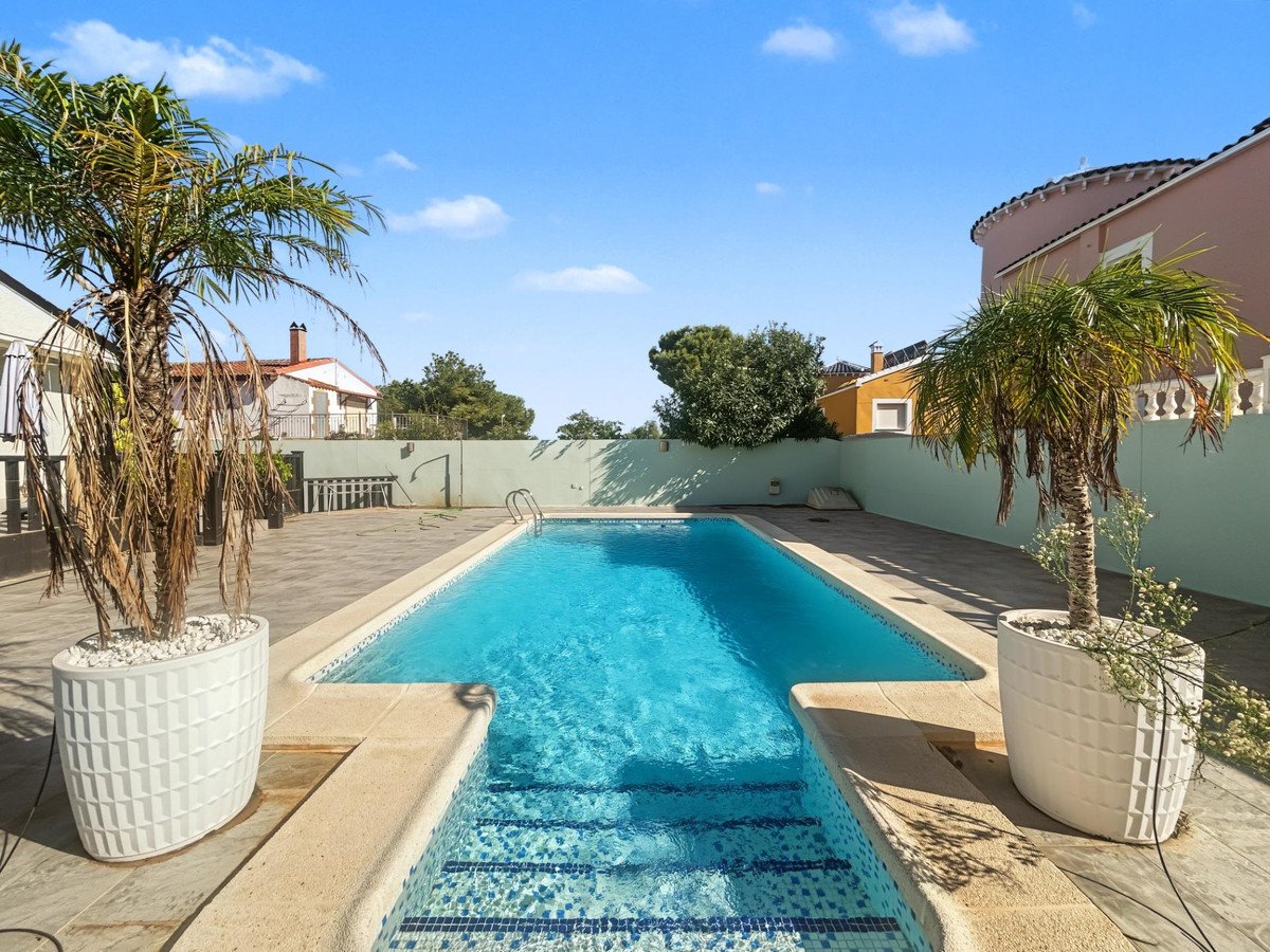 2 Bed Detached Villa in Pinar de Campoverde