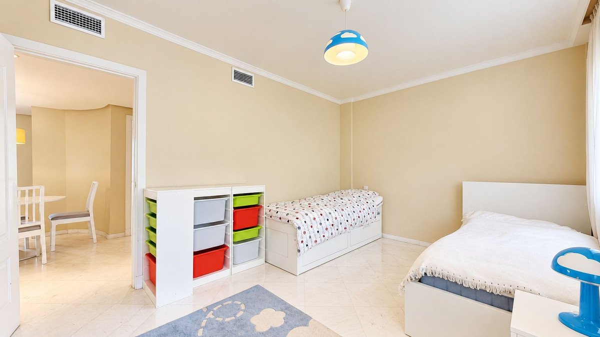 2 Bed Middle Floor Apartment in La Mairena