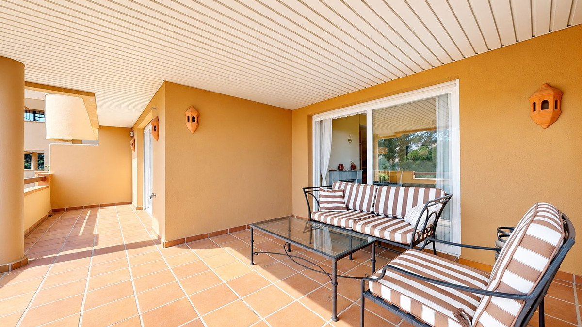 2 Bed Middle Floor Apartment in La Mairena