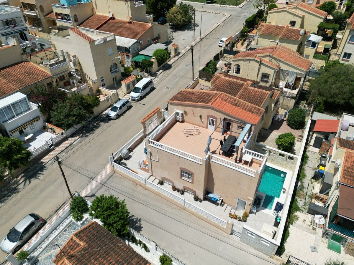 5 Bed Detached Villa in La Marina