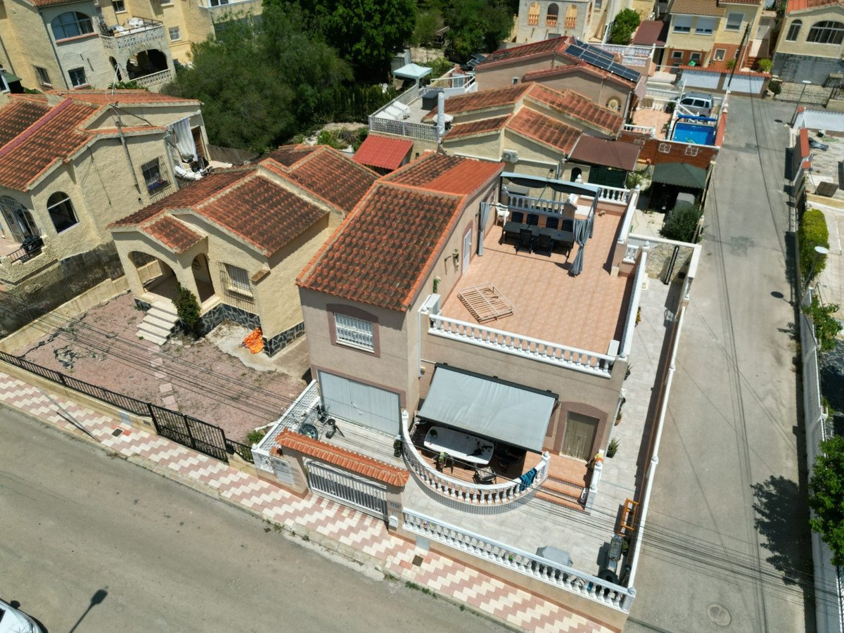 5 Bed Detached Villa in La Marina