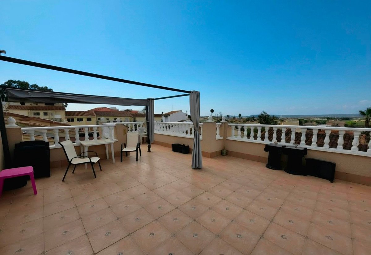 5 Bed Detached Villa in La Marina