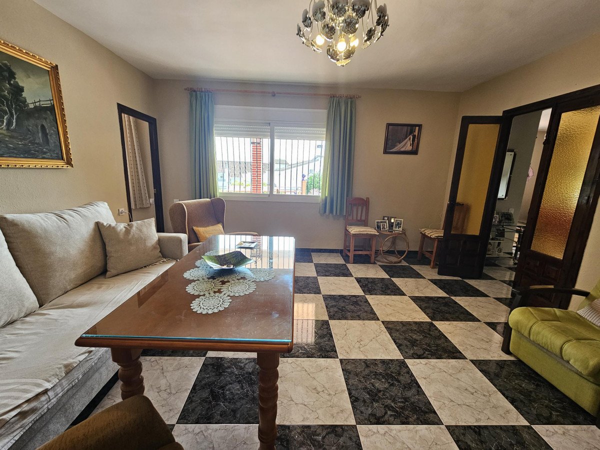 4 Bed Detached Villa in Casarabonela