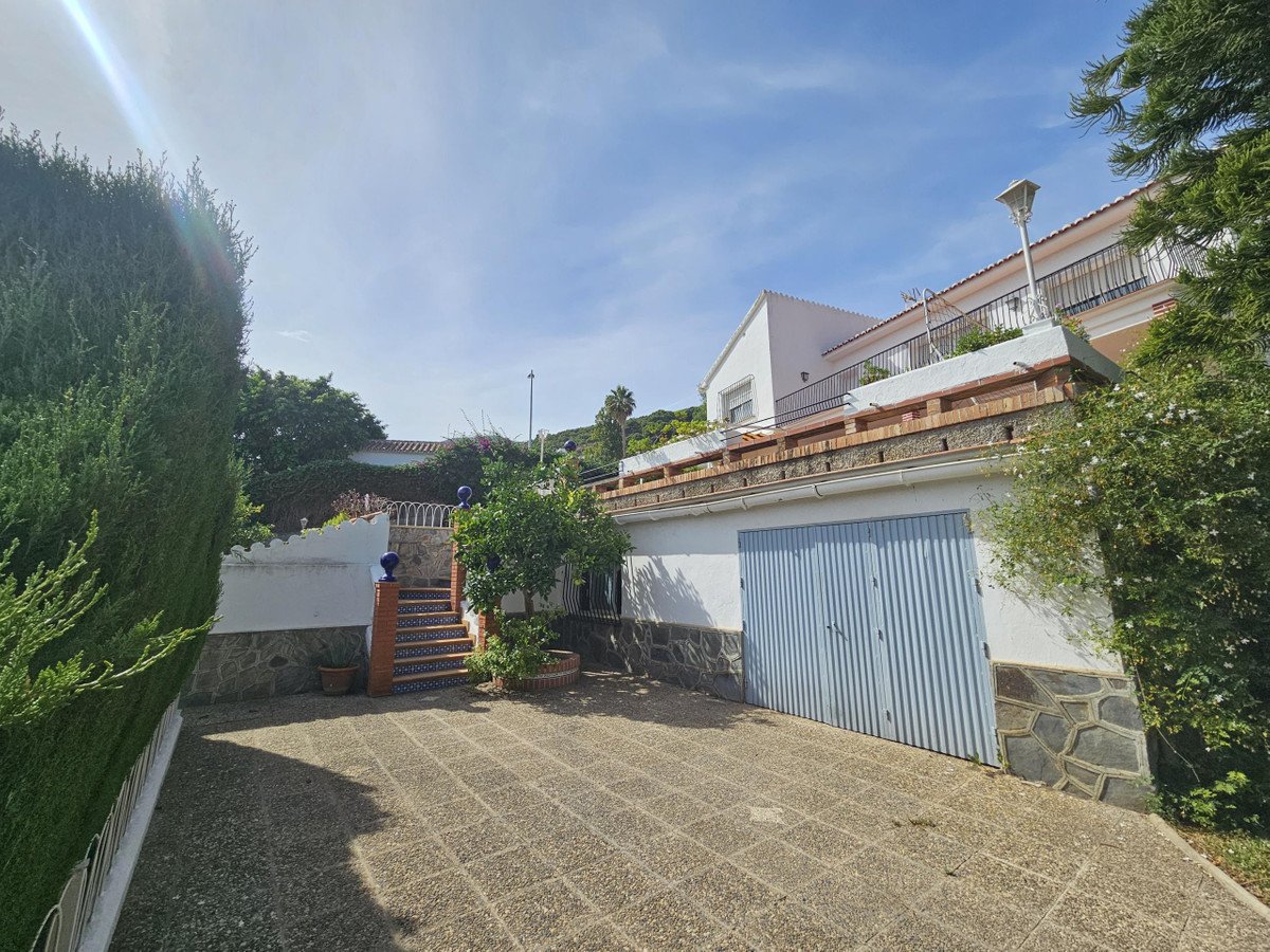 4 Bed Detached Villa in Casarabonela