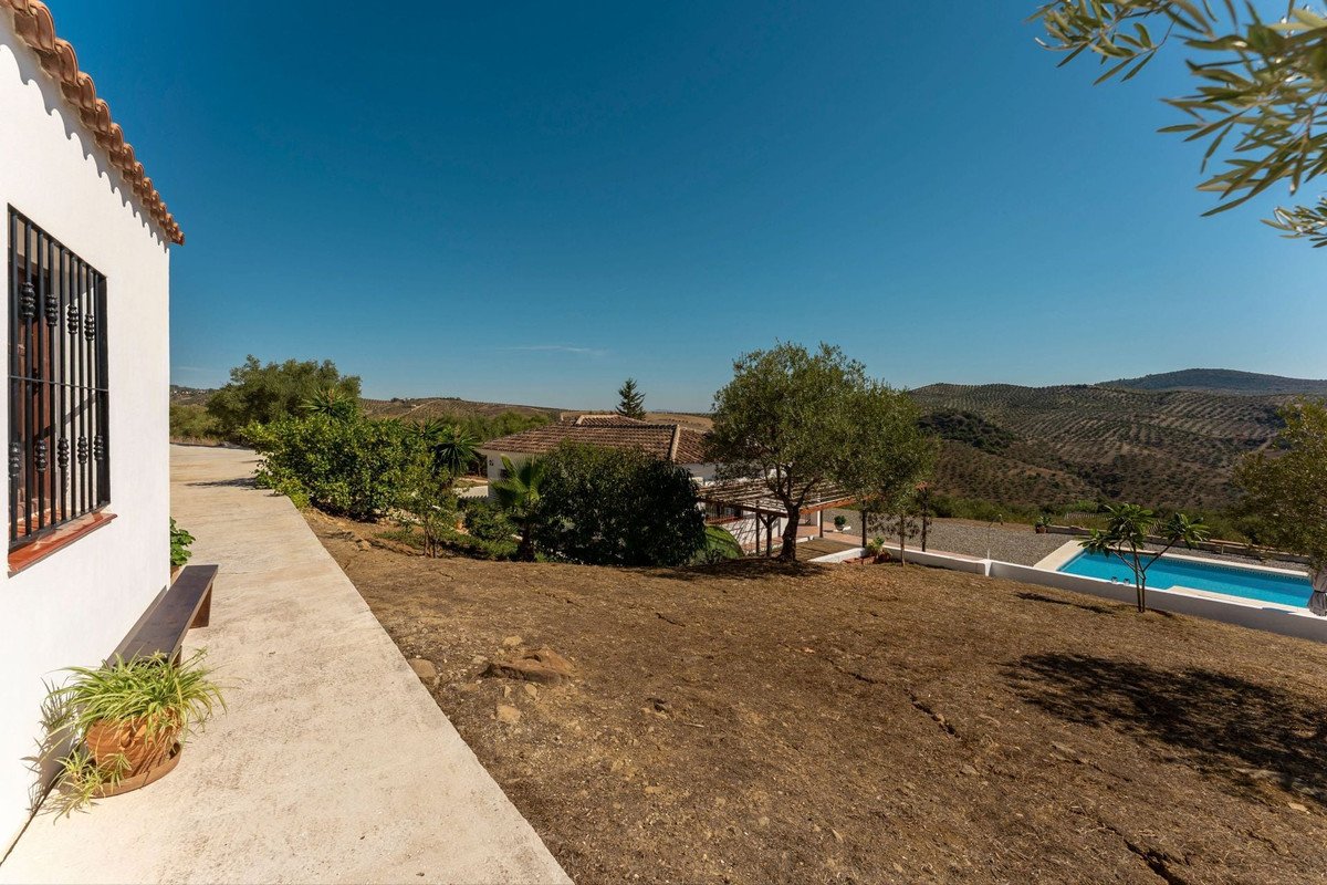 3 Bed Detached Villa in Tolox