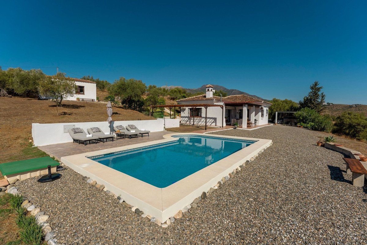 3 Bed Detached Villa in Tolox