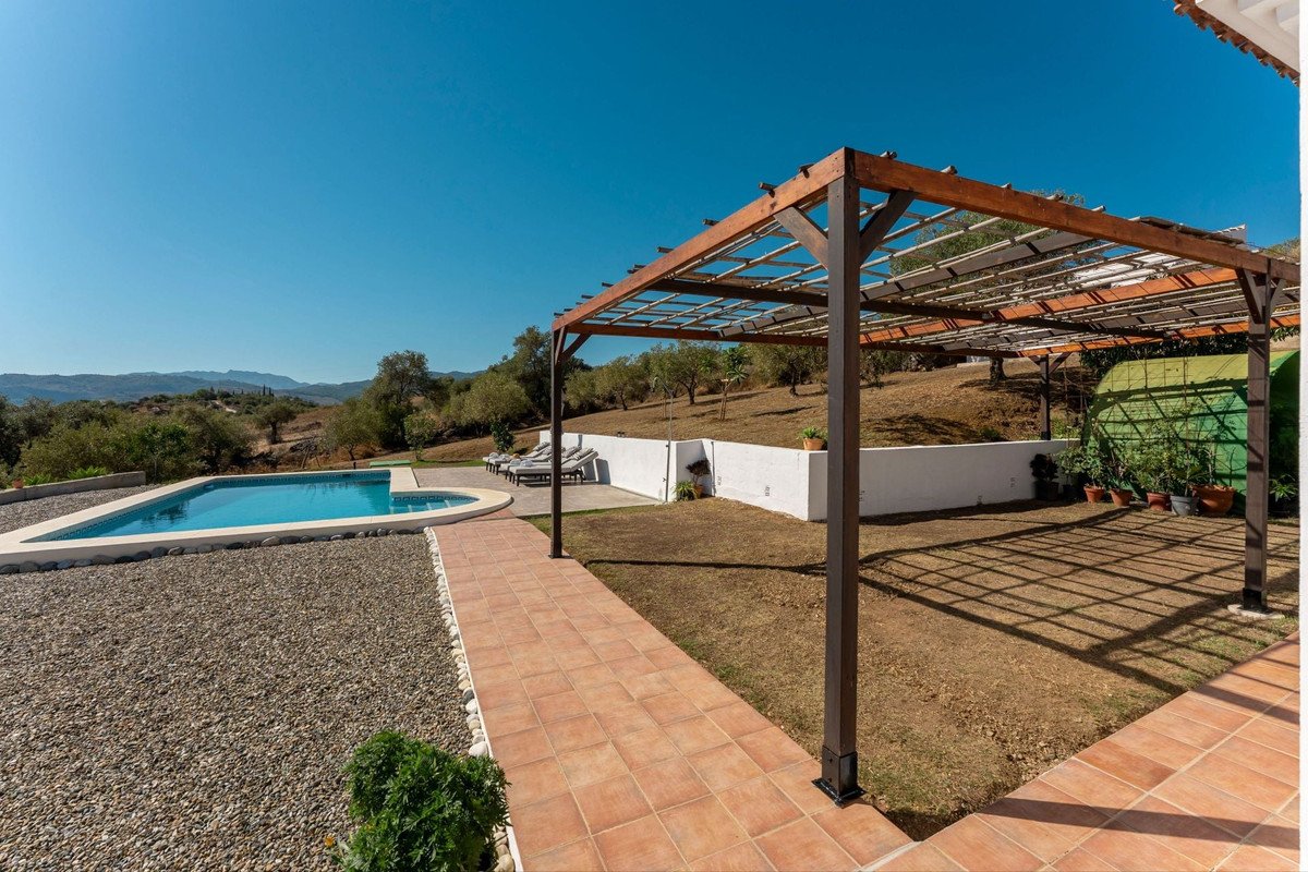3 Bed Detached Villa in Tolox