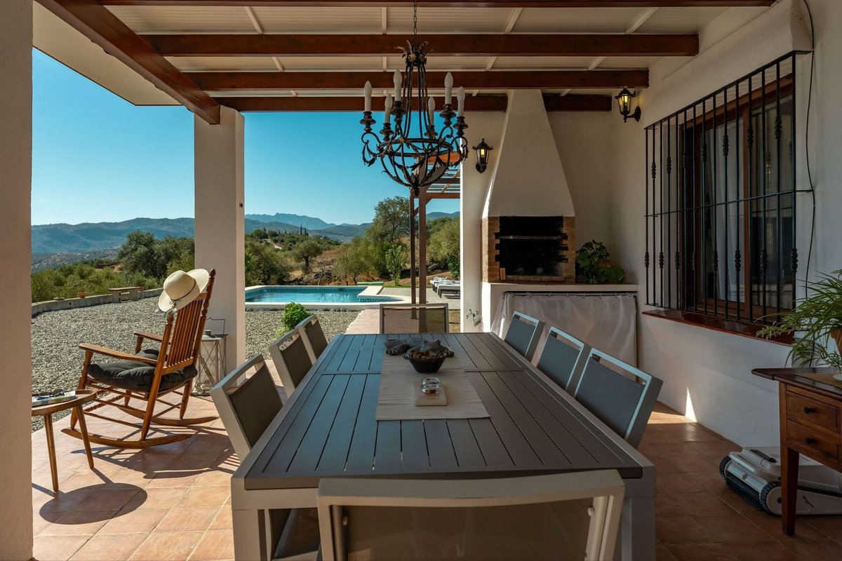 3 Bed Detached Villa in Tolox