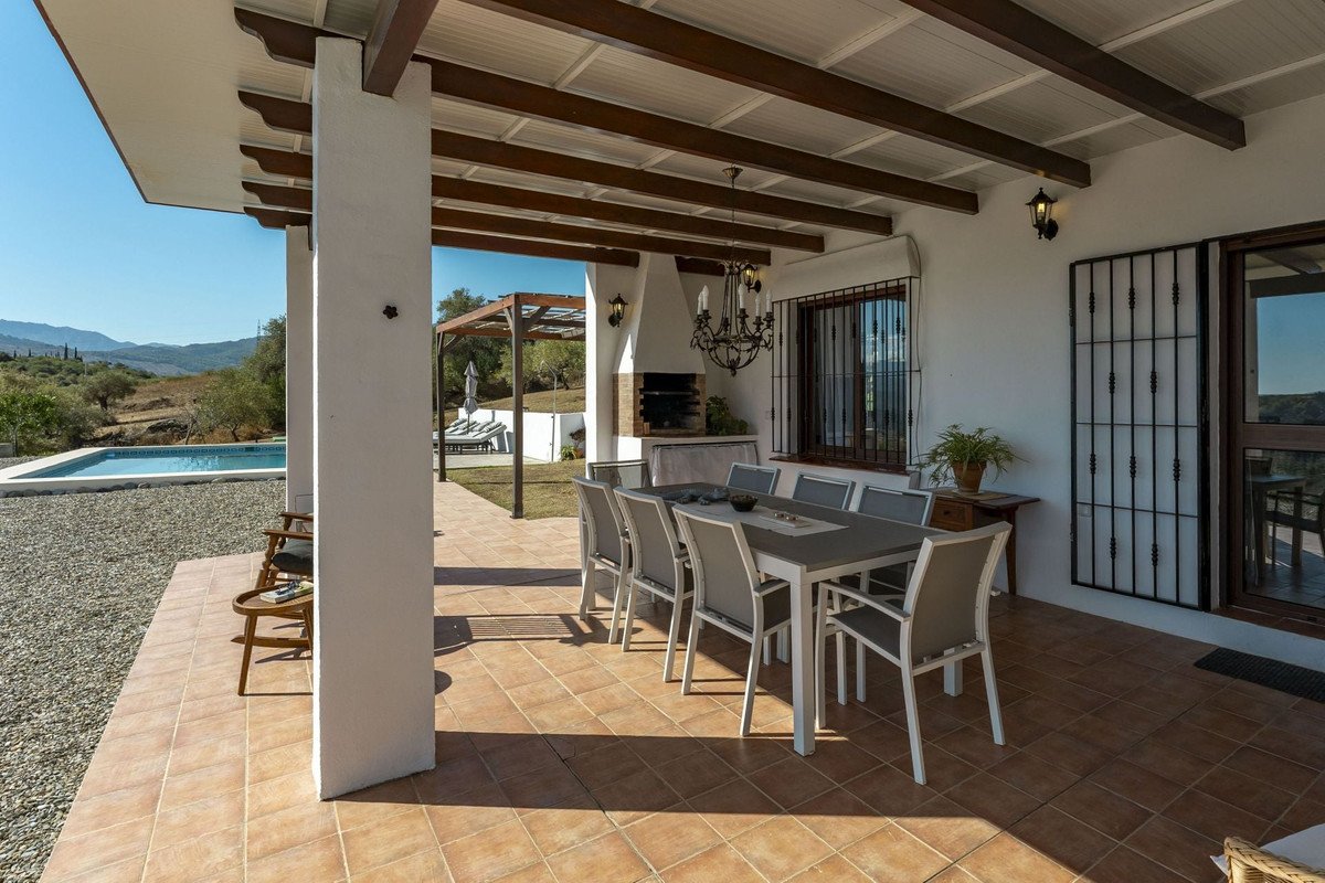3 Bed Detached Villa in Tolox