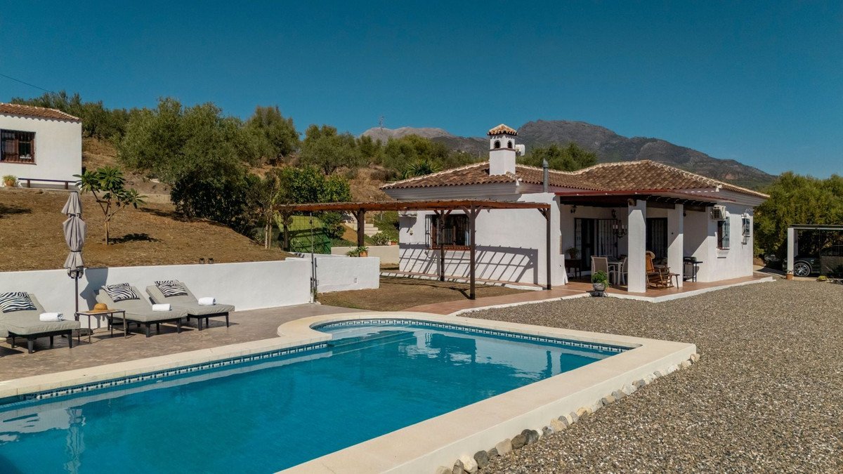 3 Bed Detached Villa in Tolox