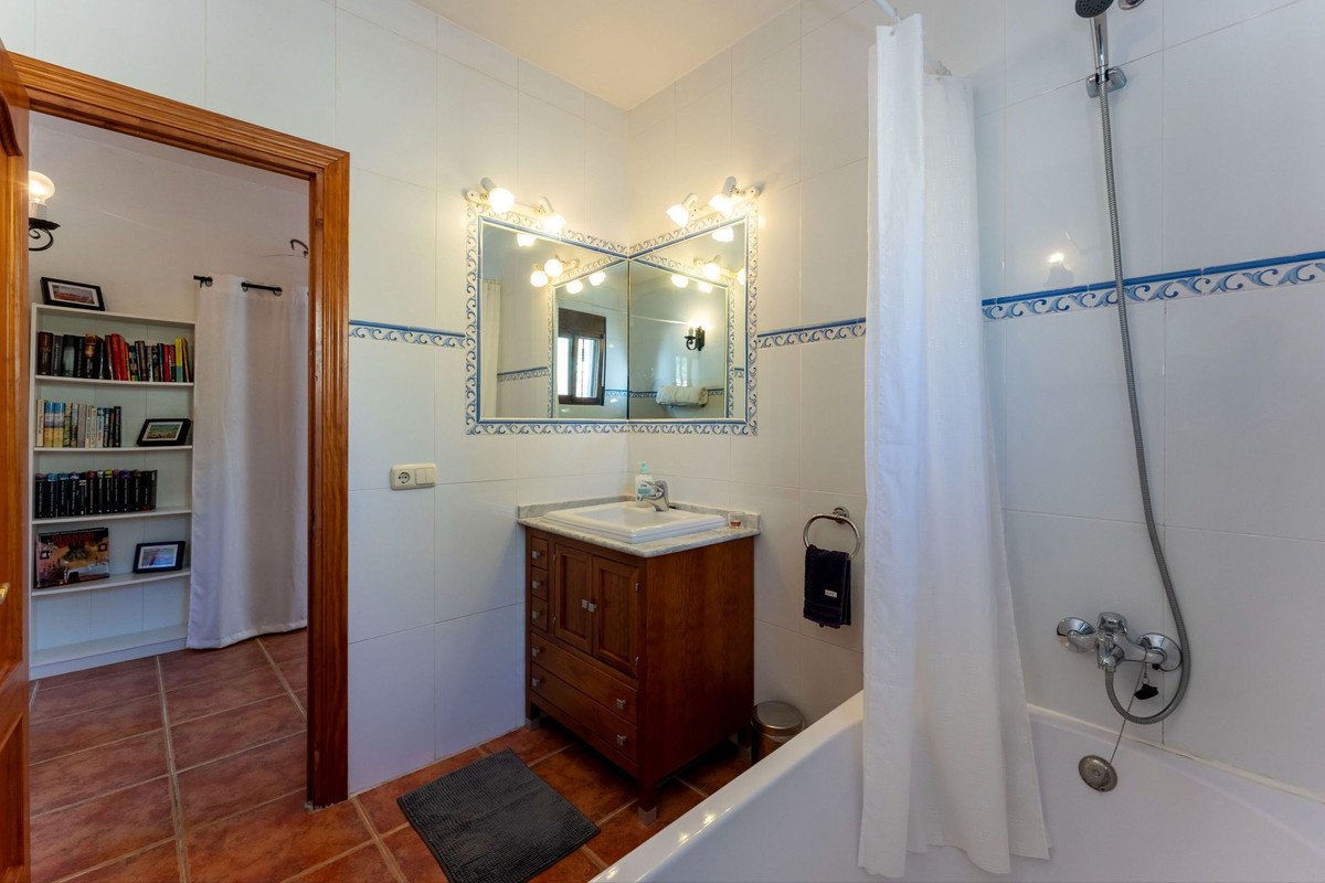 3 Bed Detached Villa in Tolox