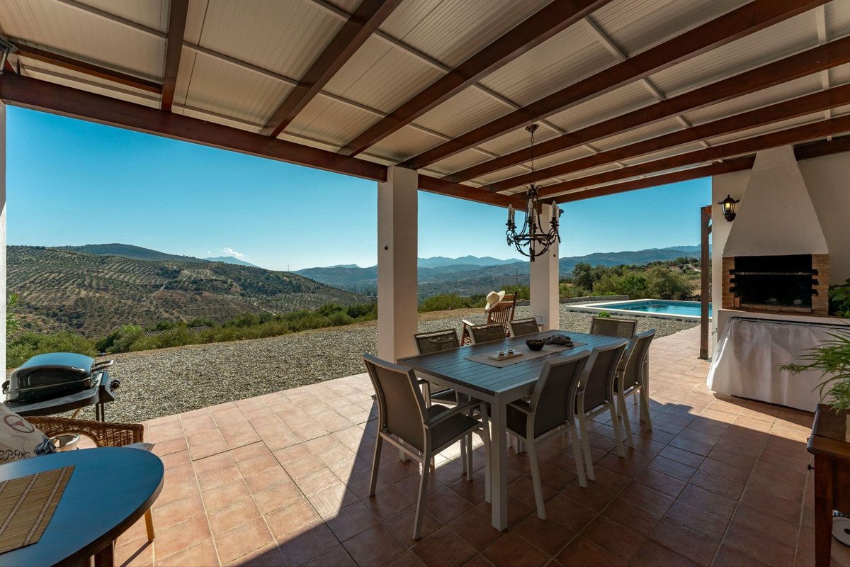 3 Bed Detached Villa in Tolox