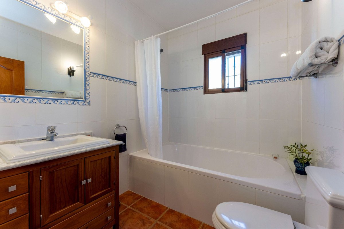3 Bed Detached Villa in Tolox