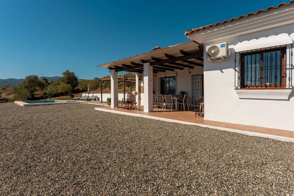 3 Bed Detached Villa in Tolox