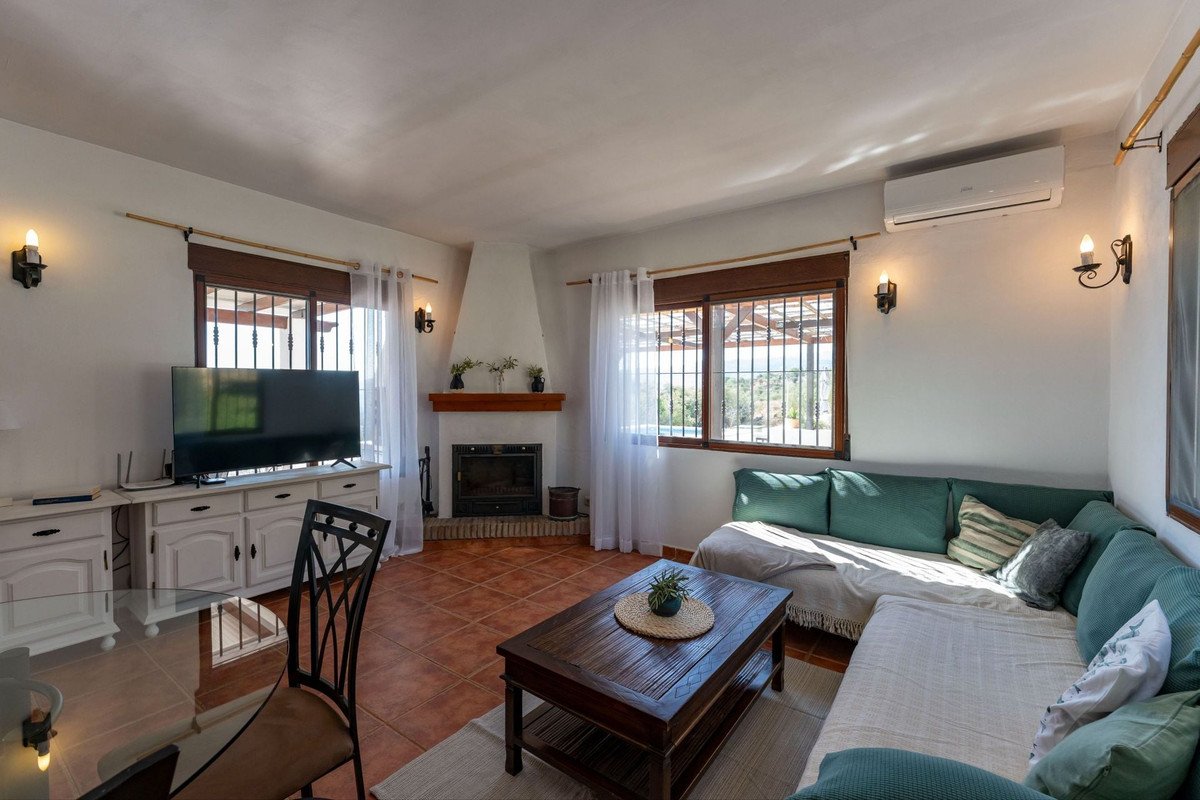3 Bed Detached Villa in Tolox