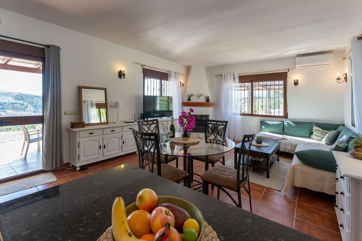 3 Bed Detached Villa in Tolox