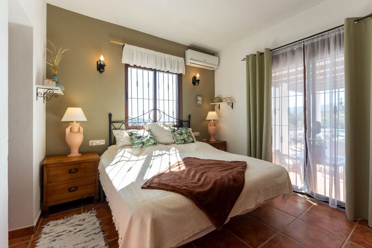 3 Bed Detached Villa in Tolox