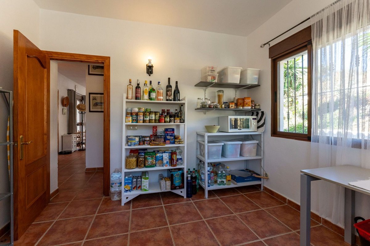 3 Bed Detached Villa in Tolox