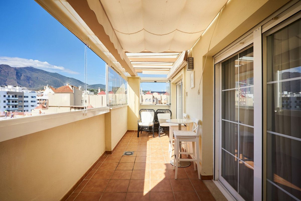 2 Bed Top Floor Apartment in Estepona