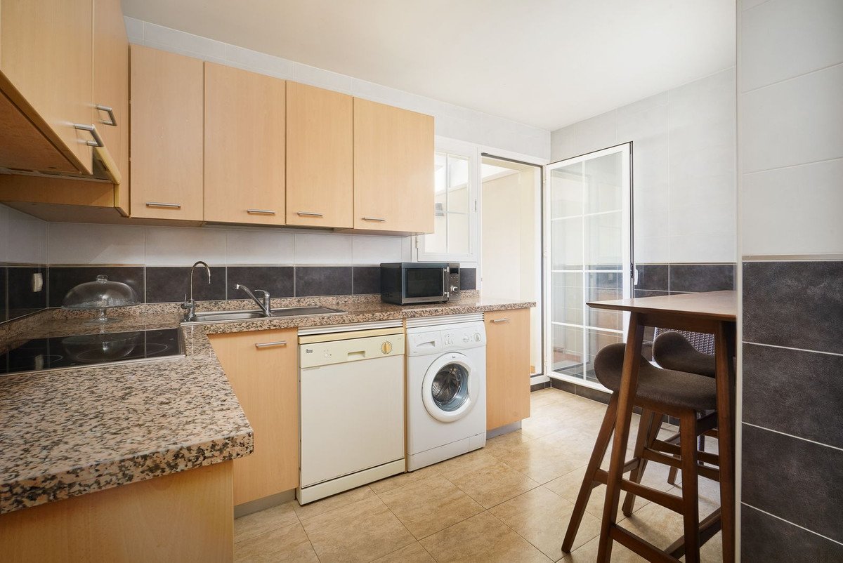 2 Bed Top Floor Apartment in Estepona