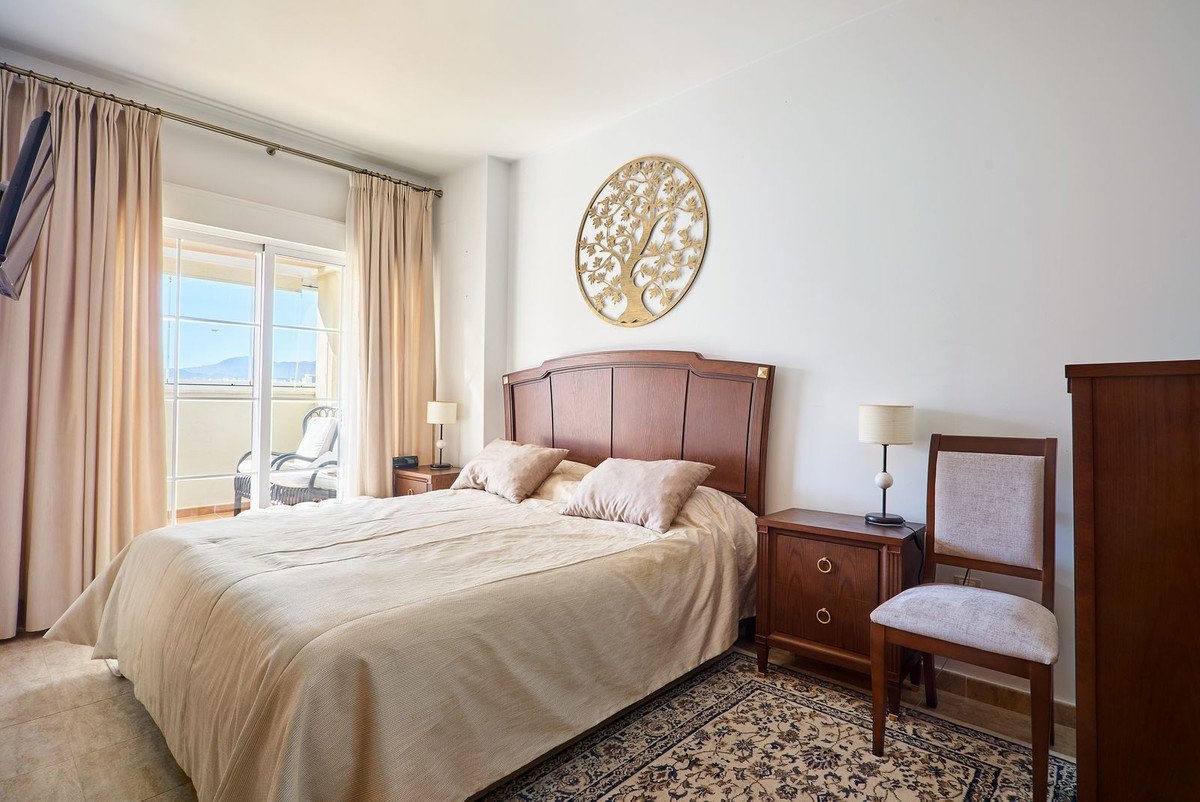 2 Bed Top Floor Apartment in Estepona
