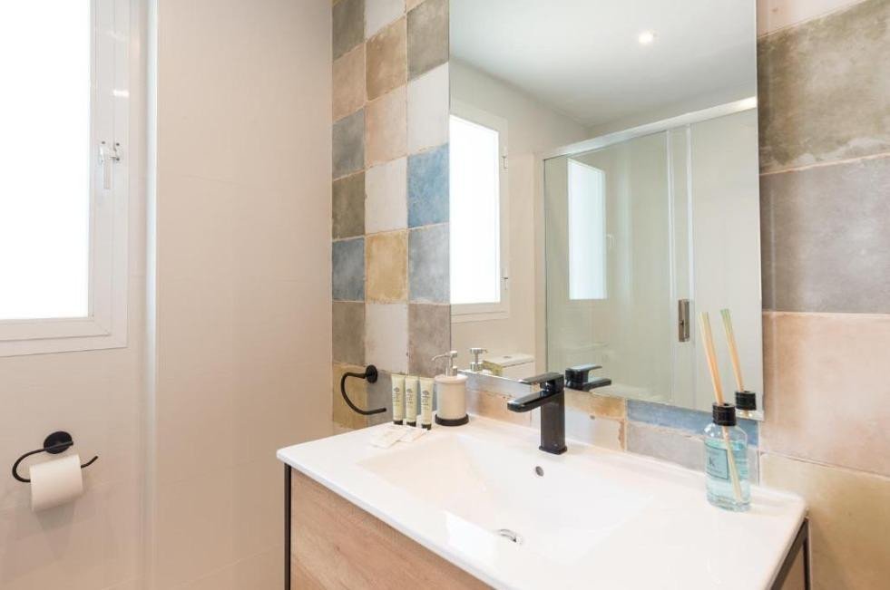 7 Bed Townhouse in Benalmadena