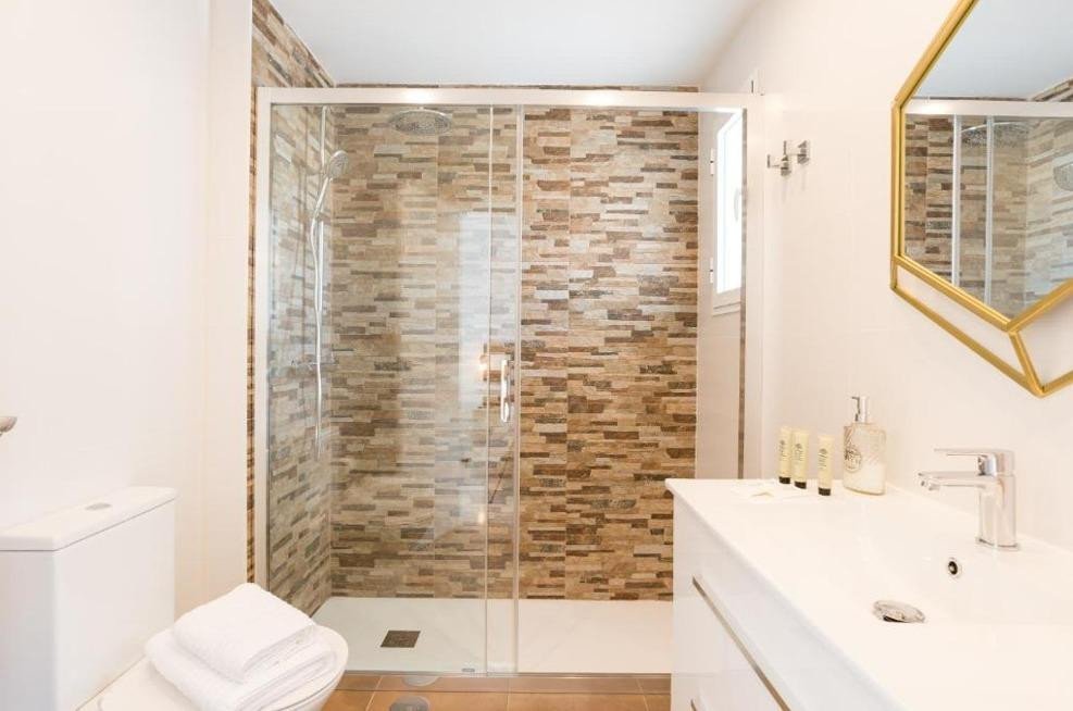 7 Bed Townhouse in Benalmadena