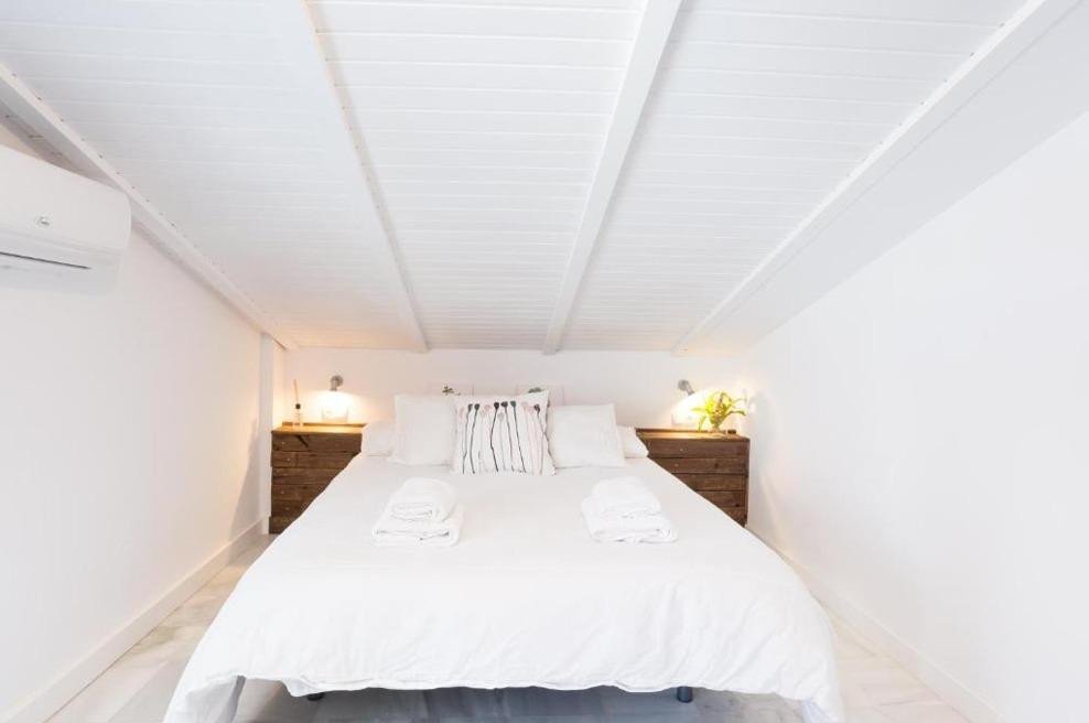 7 Bed Townhouse in Benalmadena