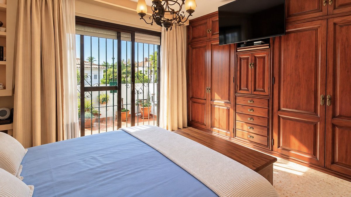 3 Bed Semi-Detached House in San Pedro de Alcántara