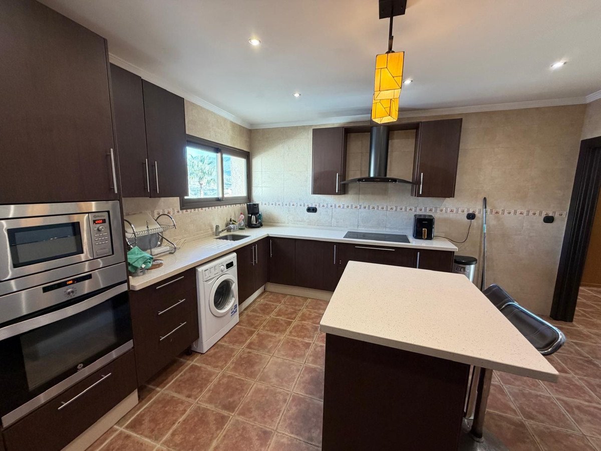 5 Bed Detached Villa in Cerros del Aguila