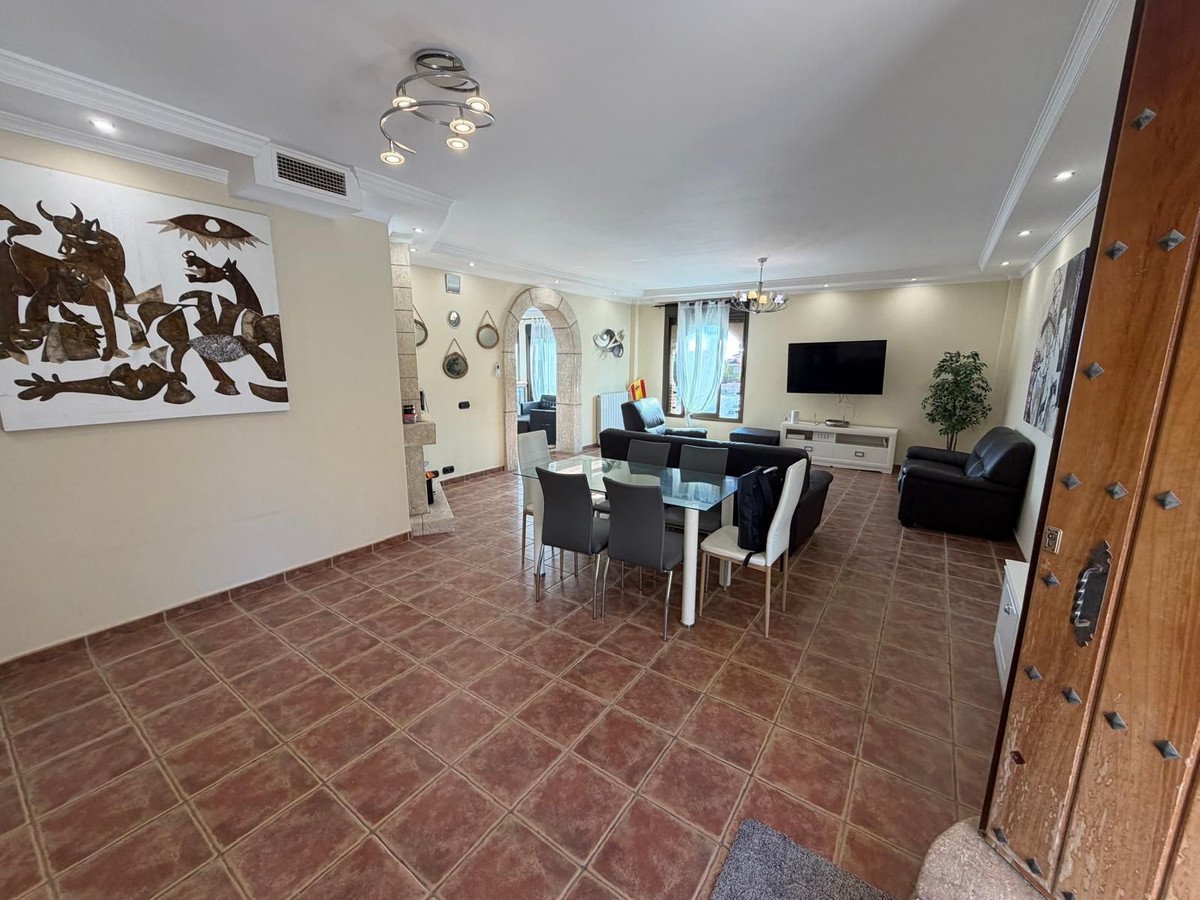 5 Bed Detached Villa in Cerros del Aguila