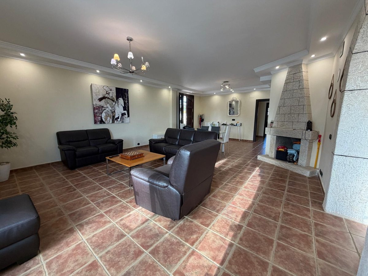 5 Bed Detached Villa in Cerros del Aguila