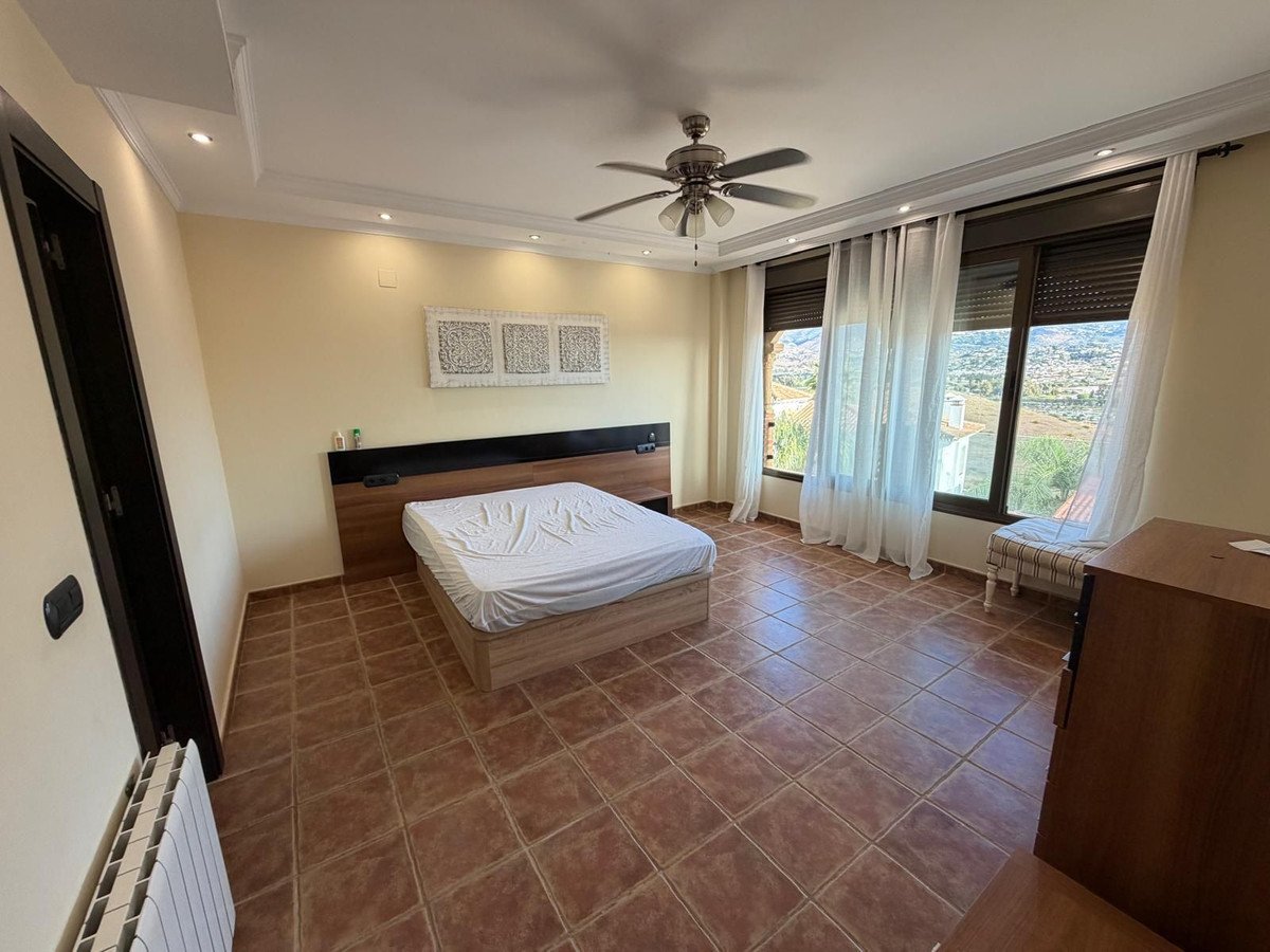 5 Bed Detached Villa in Cerros del Aguila