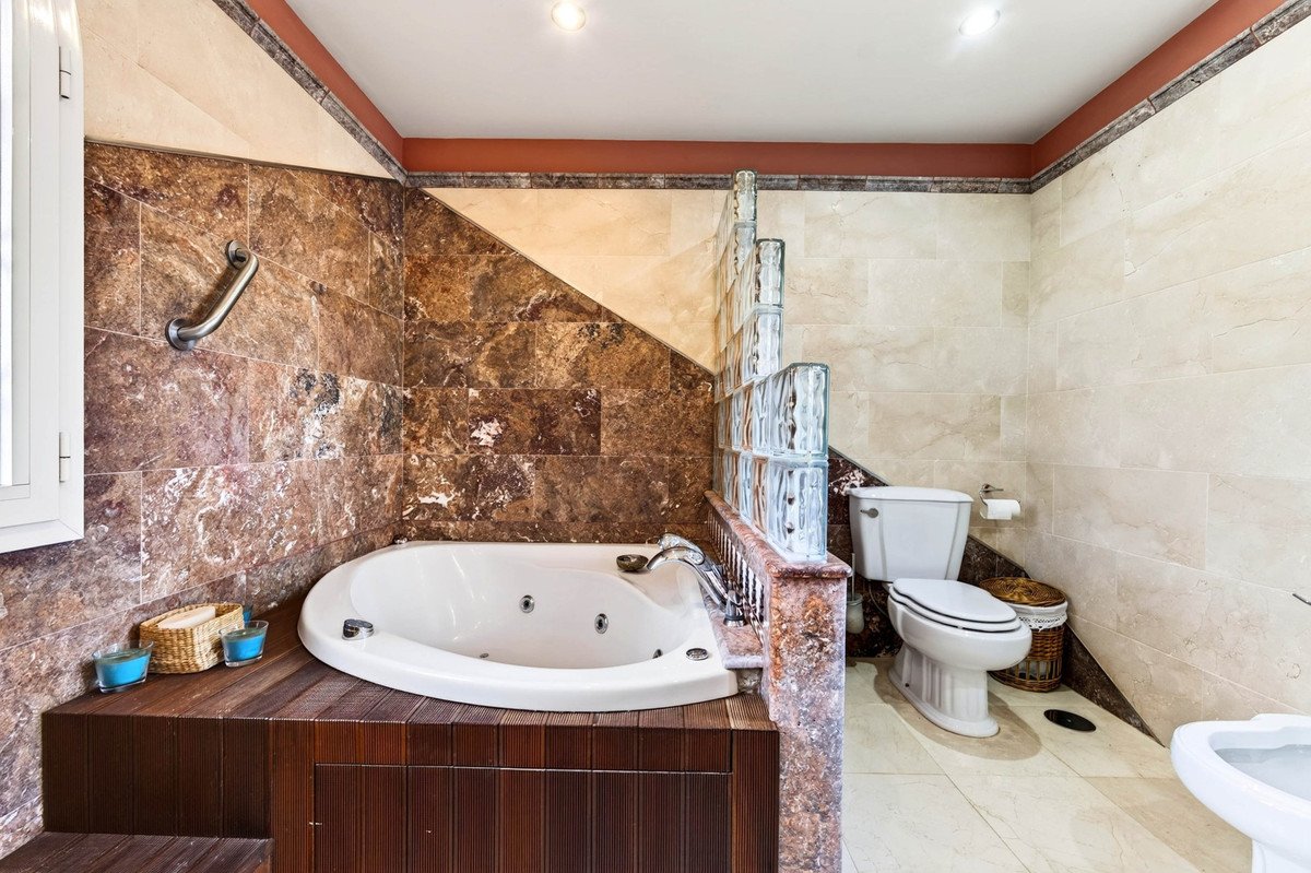 3 Bed Detached Villa in Churriana
