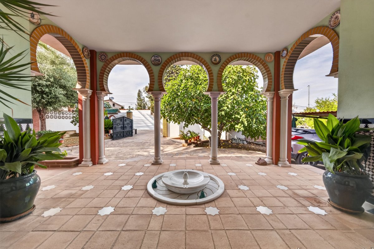 3 Bed Detached Villa in Churriana