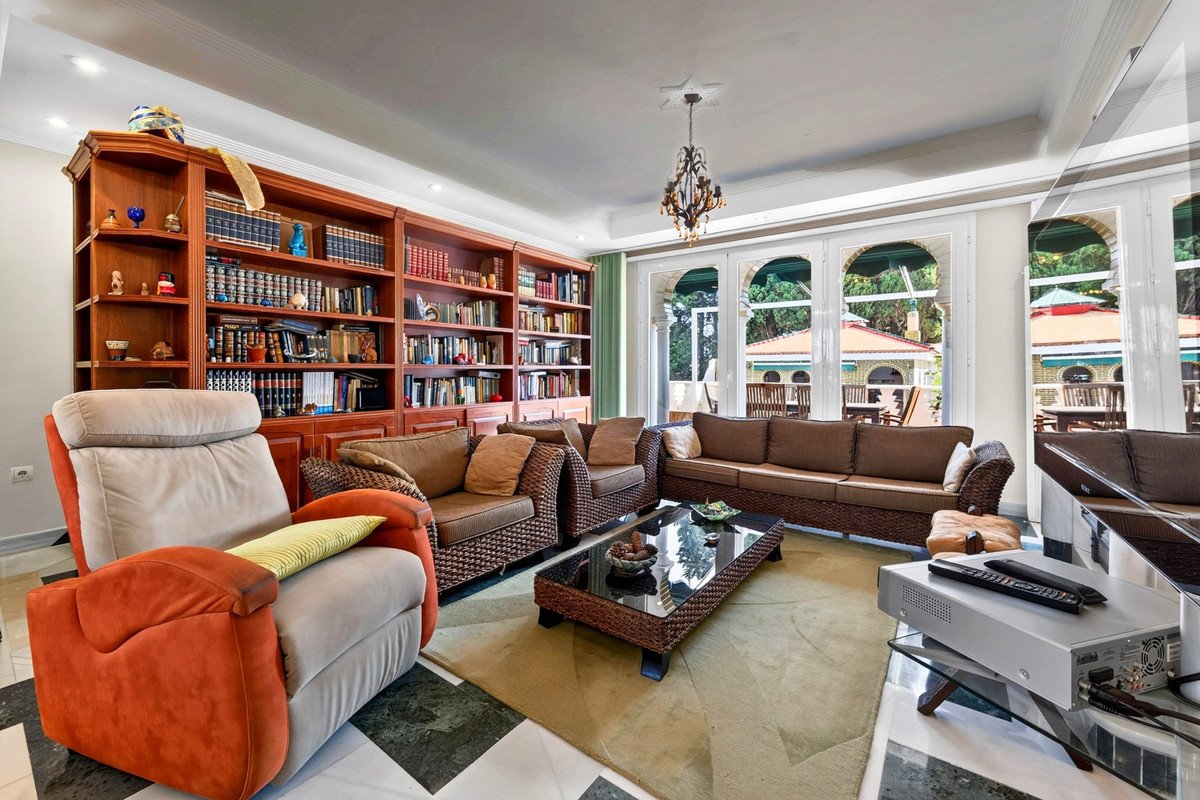 3 Bed Detached Villa in Churriana
