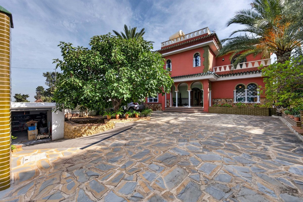 3 Bed Detached Villa in Churriana