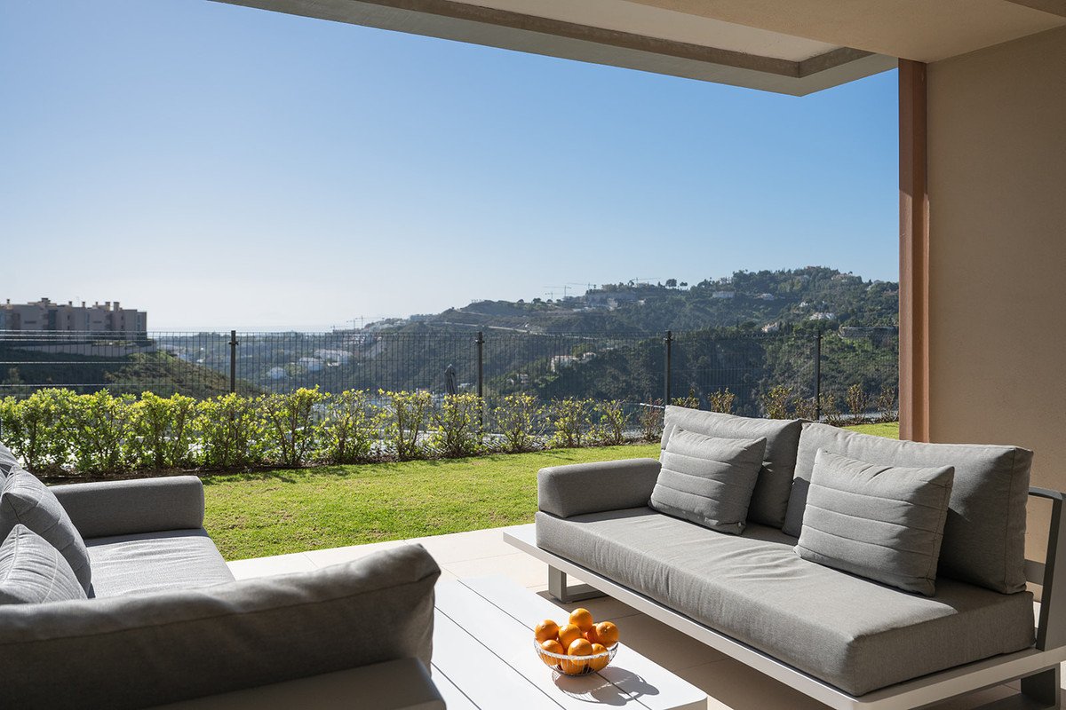 3 Bed Ground Floor Apartment in Benahavís