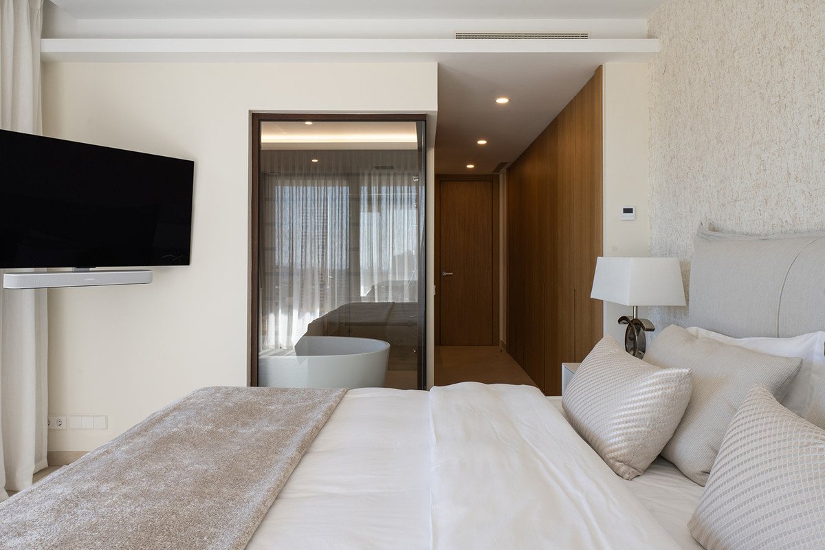 3 Bed Ground Floor Apartment in Benahavís