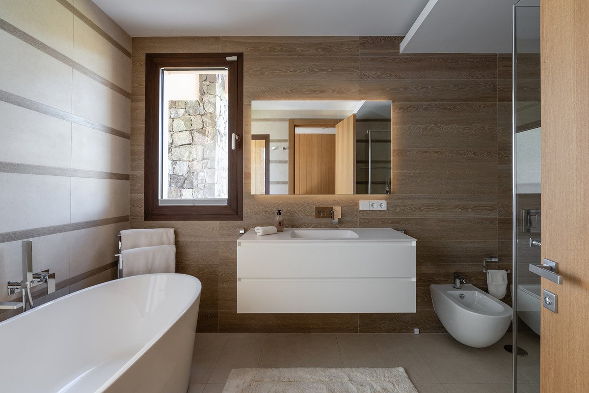 3 Bed Ground Floor Apartment in Benahavís