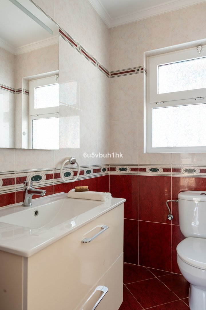 5 Bed Detached Villa in Fuengirola